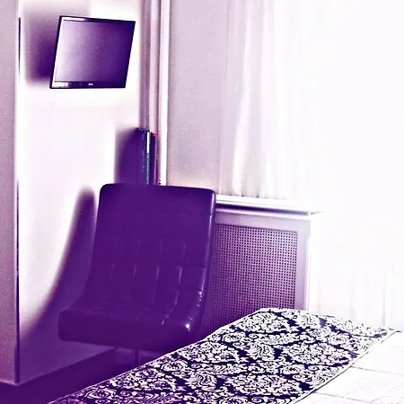 卡宝马约尔旅馆 4*