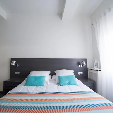 卡宝马约尔旅馆 4*