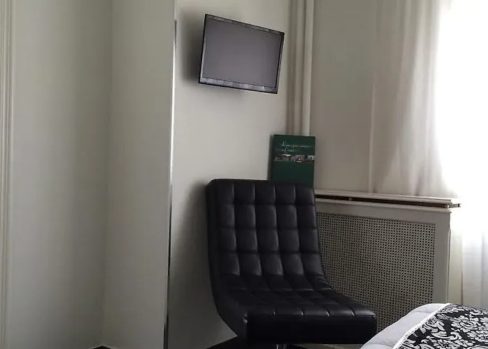 卡宝马约尔旅馆 招待所 4*