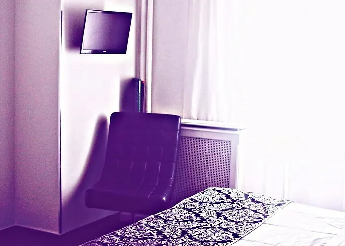 卡宝马约尔旅馆 4*